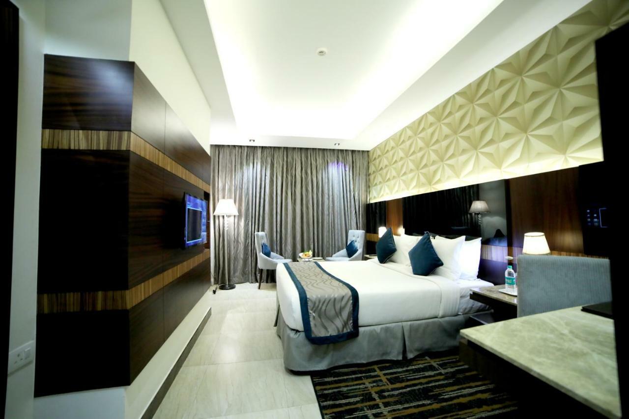 Rg Royal Hotel Bengaluru Kültér fotó